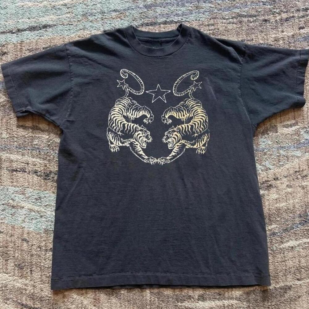 Gildan Men Black T-Shirt Black And White Tiger Graphic Tee